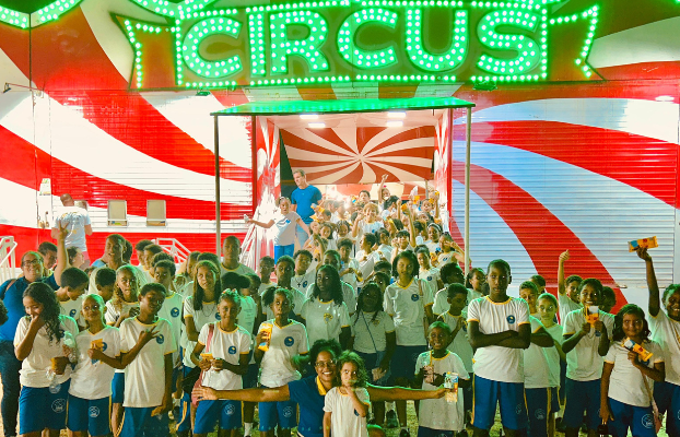Alegria: Educandos do AABB Comunidade se divertem no circo