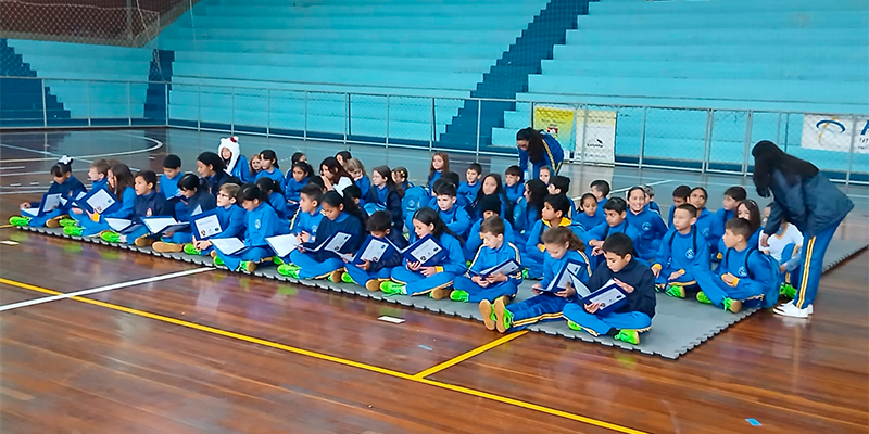 AABB Comunidade Erechim <br> entrega kits para 150 crianças e adolescentes