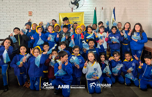 Cachoeira do Sul entrega 100 kits para os educandos do AABB Comunidade